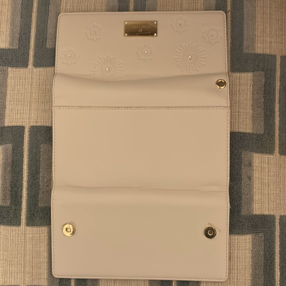 Swarovski Crystal Travel Wallet Cream #5493061 - Picture 5 of 9